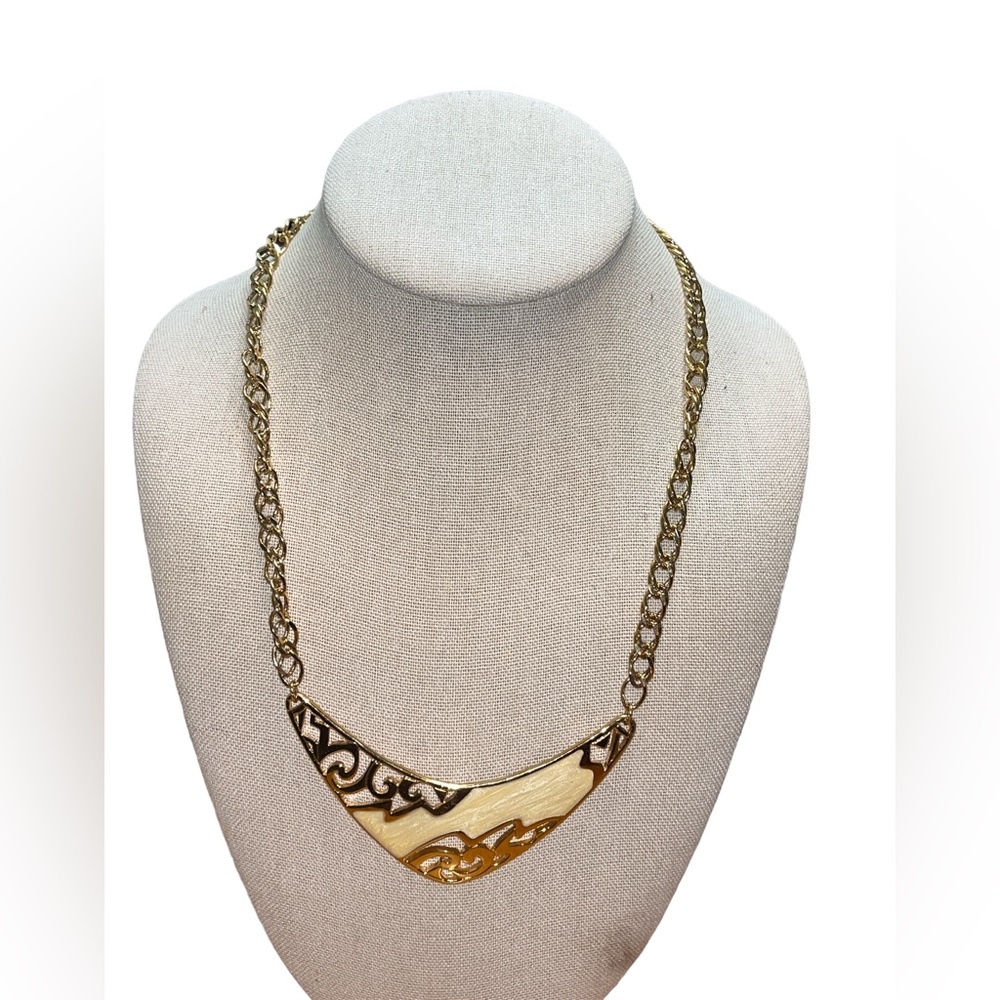 Gold Tone Matching Necklace and Earring Set